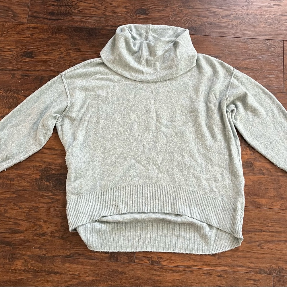 American Eagle sweater, size S